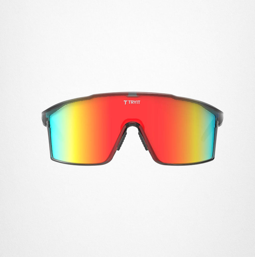 Crystal Sportsonnenbrille von TRYIT mit mehrfarbigen, spiegelnden Gläsern; kleines "TRYIT"-Logo oben mittig  auf dem Brillenglas.