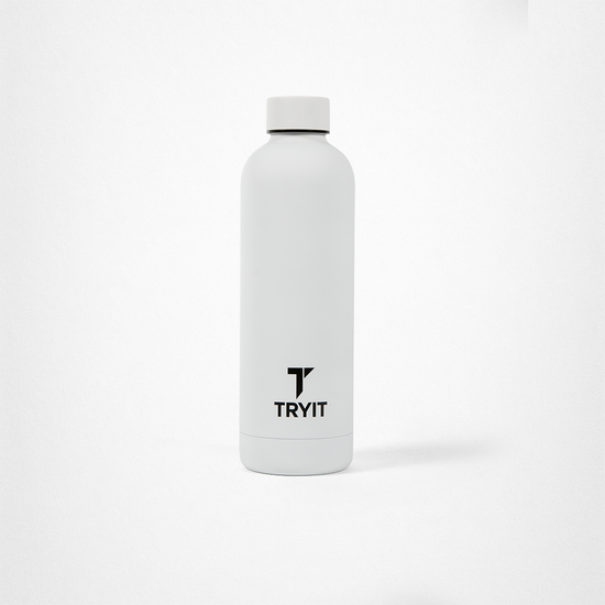 Weiße Edelstahl-Trinkflasche mit schwarzen „TRYIT“-Logo und schwarzem Schraubverschluss.