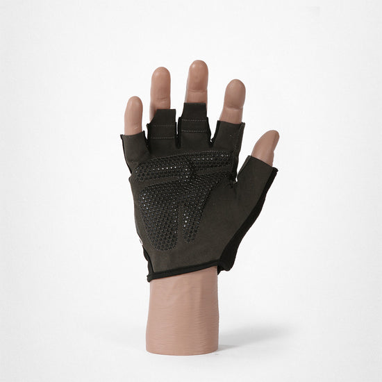 Ein rechter schwarzer TRYIT Fahrrad-Handschuh mit offenen Fingern. Es ist Hand inne Fläche zu sehen.