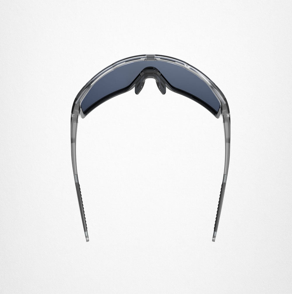 Crystal Sportsonnenbrille von TRYIT mit dunklen Gläsern auf weißem Hintergrund.