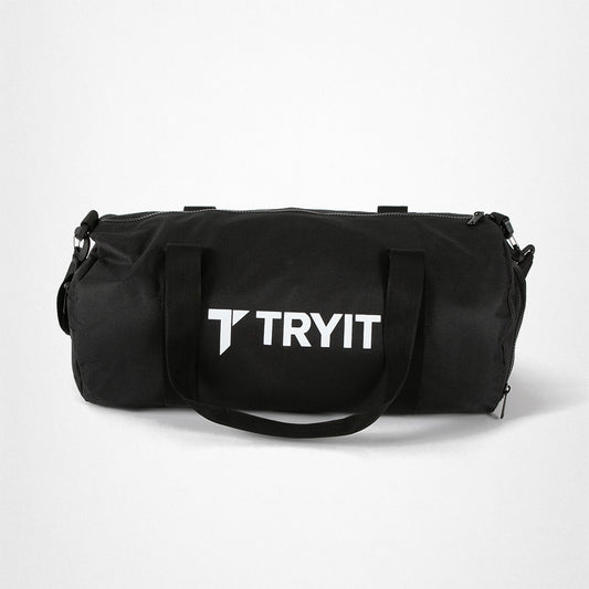Schwarze Sporttasche mit weißem "TRYIT"-Logo in der Mitte auf der Tasche.