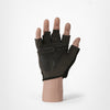 Ein rechter schwarzer TRYIT Fahrrad-Handschuh mit offenen Fingern. Es ist Hand inne Fläche zu sehen.